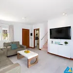 233 - Geny By Now Ltd * Playa Blanca (Lanzarote)