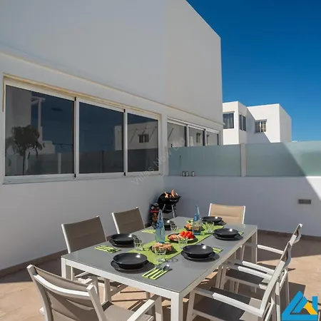 233 - Geny By Now Ltd * بلايا بلانكا